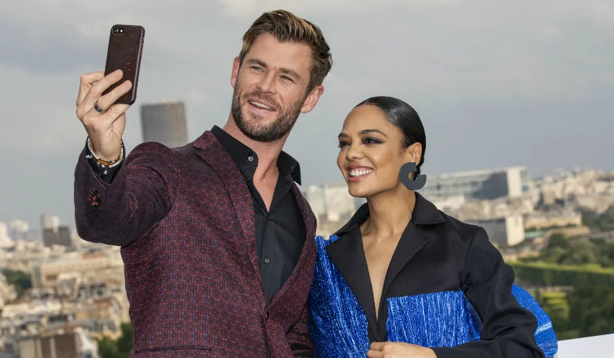 Men In Black International Chris Hemsworth Tessa Thompson