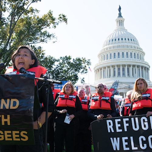 Video: What Do Americans REALLY Think About Refugees? Hear From Everyday People And Visitors In USA | Hollywood Insider’s ‘Messages From America’ – Episode 8