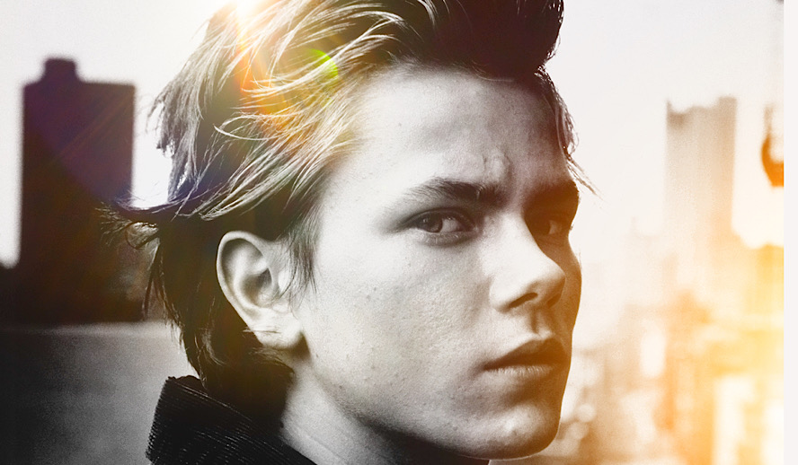 Hollywood Insider River Phoenix Facts 32, Tribute, Biography