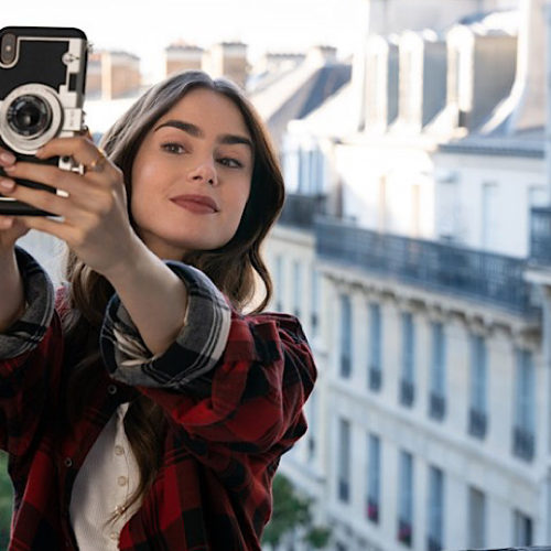 ‘Emily in Paris’: Netflix’s Binge-able Lily Collins Series = Lighter Version of ‘Sex & the City’ + ‘The Devil Wears Prada’
