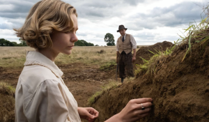 Hollywood Insider The Dig Review, Ralph Fiennes, Carey Mulligan, Lily James