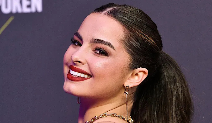 Hollywood Insider Addison Rae, She’s All That, He’s All That Remake, Netflix Hollywood Insider Addison Rae, She’s All That, He’s All That Remake, Netflix