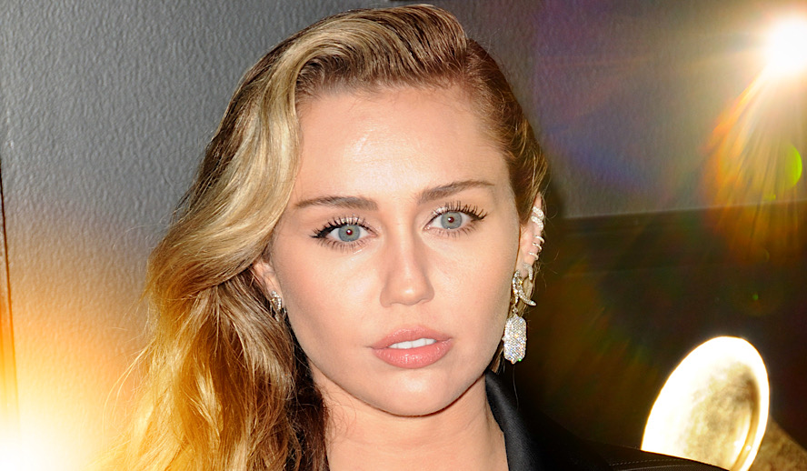 The Hollywood Insider Miley Cyrus Biography The Hollywood Insider Miley Cyrus Biography