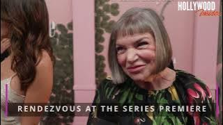 Mindy Cohn Spills Secrets on ‘Palm Royale’ at Premiere Kristin Wiig, Ricky Martin, Kaia Gerber