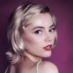 The Hollywood Insider Grace Van Dien