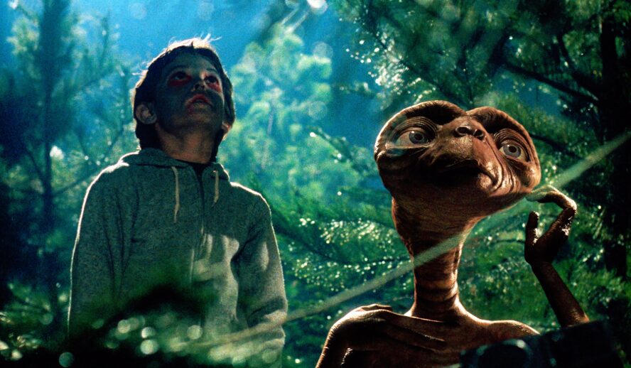 Hollywood Insider - Spielberg Sets the Record Straight on the Future of the Iconic Alien